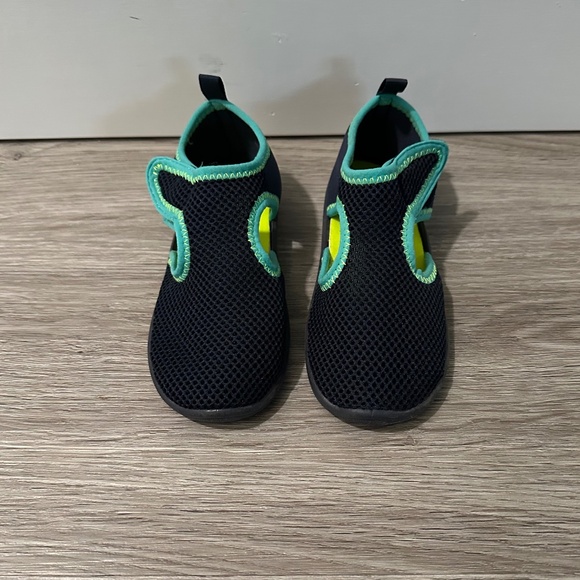 Old Navy | Toddler Size 11 Navy and Turquoise Water Shoe Velcro Closure - Picture 2 of 5